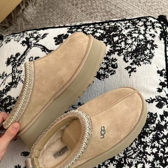 UGG Tasman Platform Slipper in Mustard Seed - Picture 2 of 6